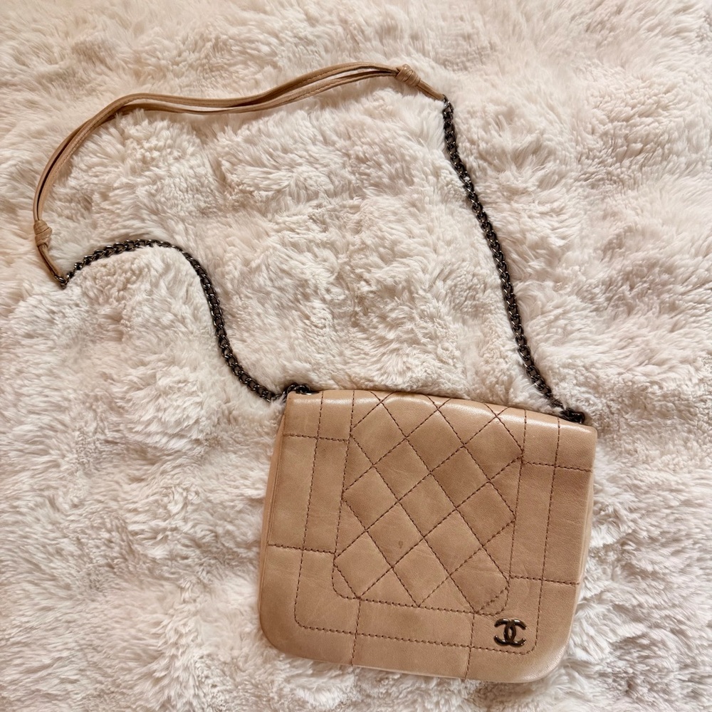 CHANEL Beige Quilted Crossbody Lambskin Purse